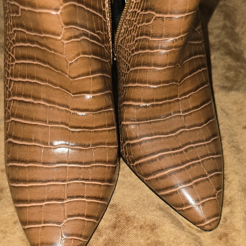 Lulu's Brown Crocodile Textured Heeled Boots Size 6.5 - Picture 6 of 6